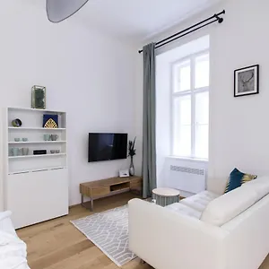 gorgeous-studio-next-to-the-parliament.vienna-besthotels.com/