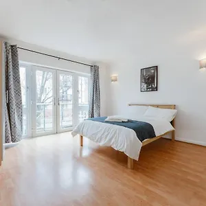  Apartamento Up To 4 People, In A Share House Next To Bridge